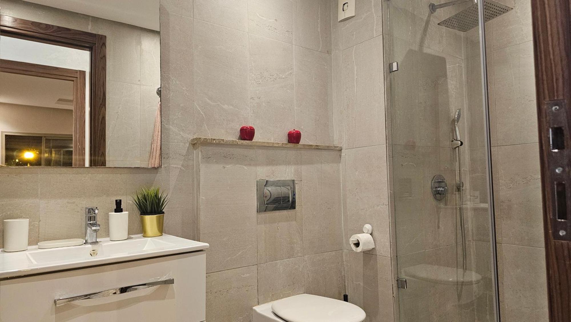 Sweet 2 Bedroom, 2 Bath With Dressing & Balcony, *