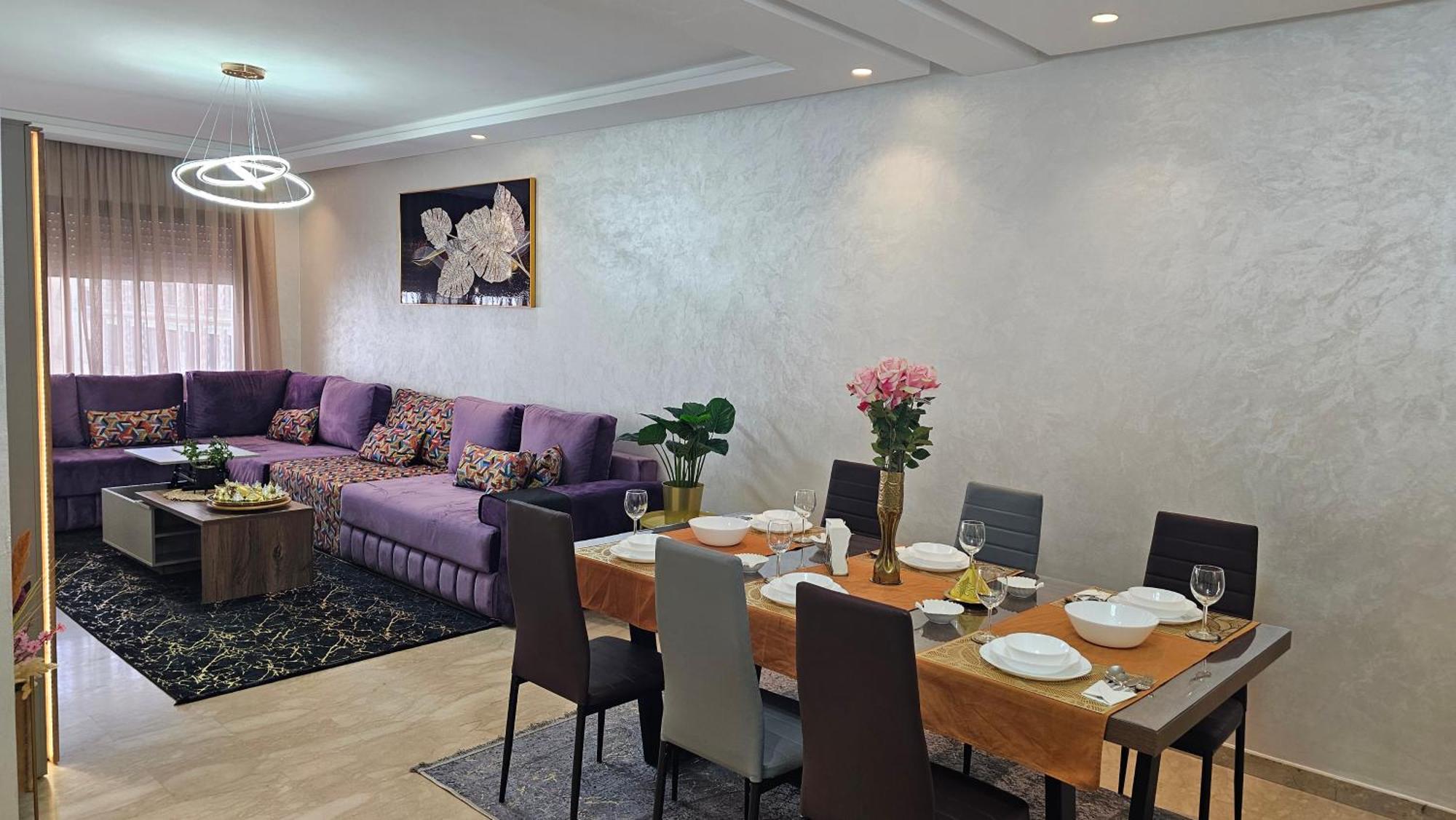 Sweet 2 Bedroom, 2 Bath With Dressing & Balcony, Appartamento Casablanca